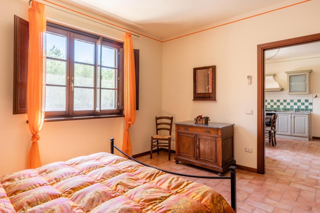 Villa Casolare Dei Fiori - Mughetto à Montecarlo Extérieur photo