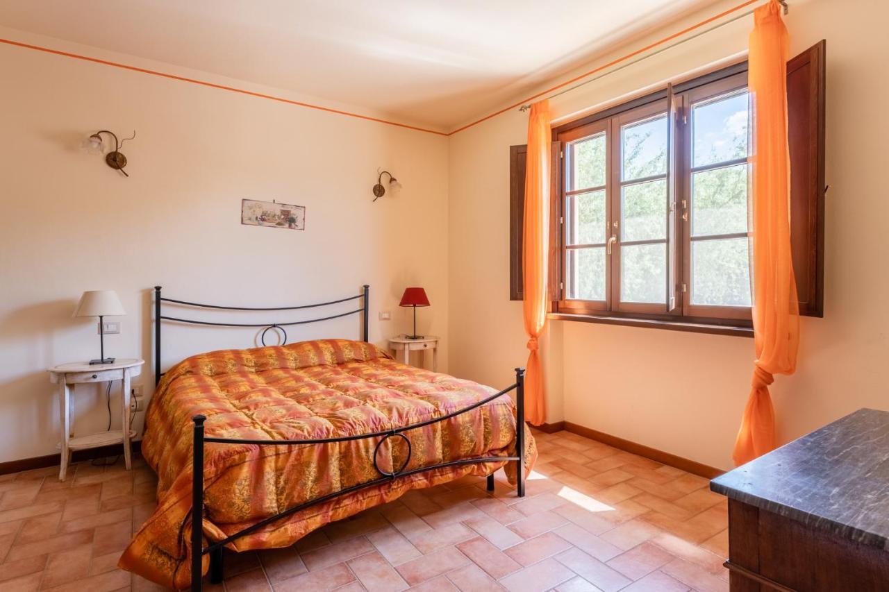 Villa Casolare Dei Fiori - Mughetto à Montecarlo Extérieur photo