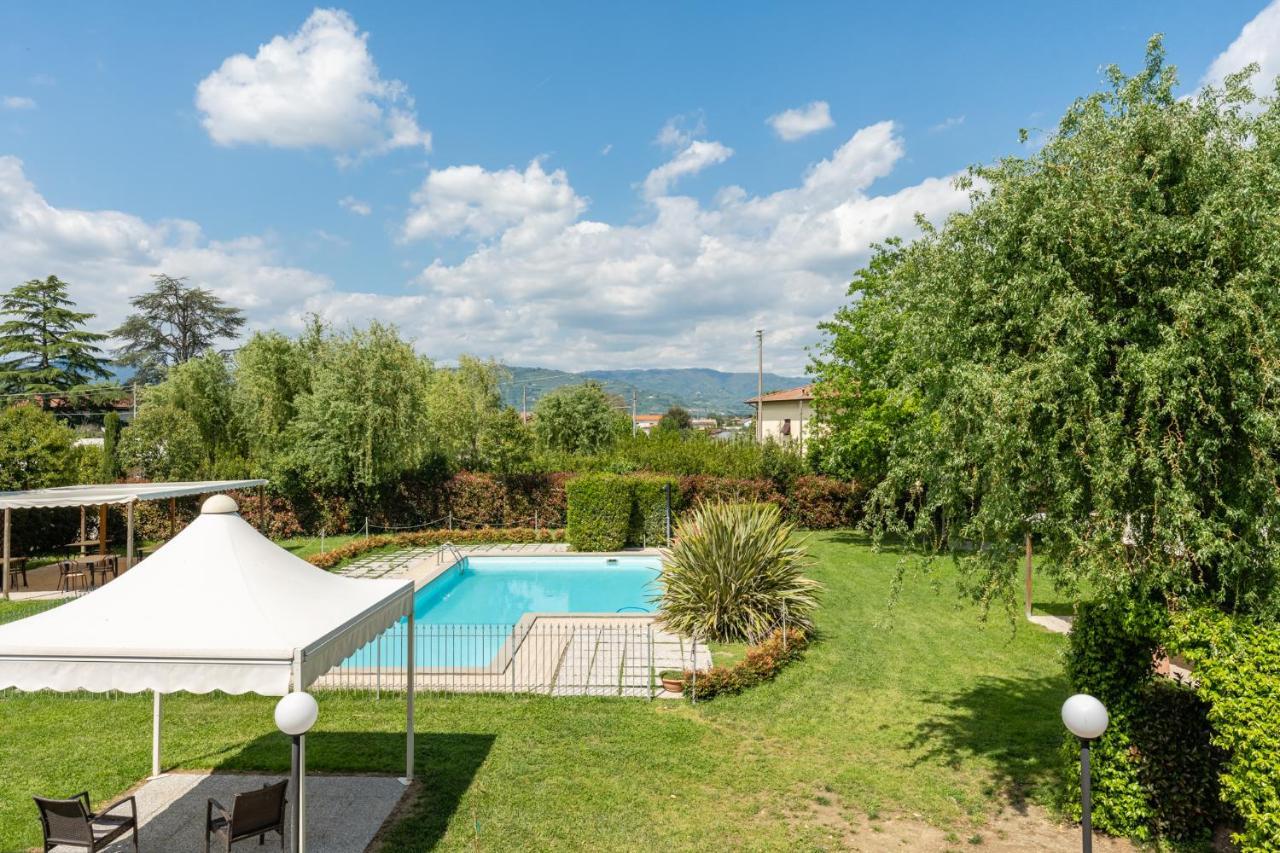 Villa Casolare Dei Fiori - Mughetto à Montecarlo Extérieur photo