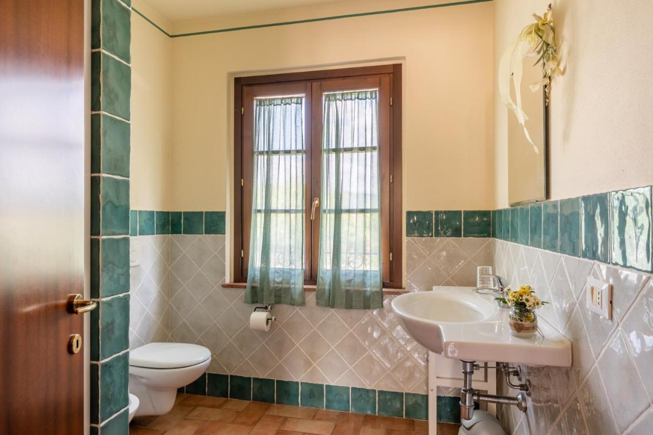 Villa Casolare Dei Fiori - Mughetto à Montecarlo Extérieur photo