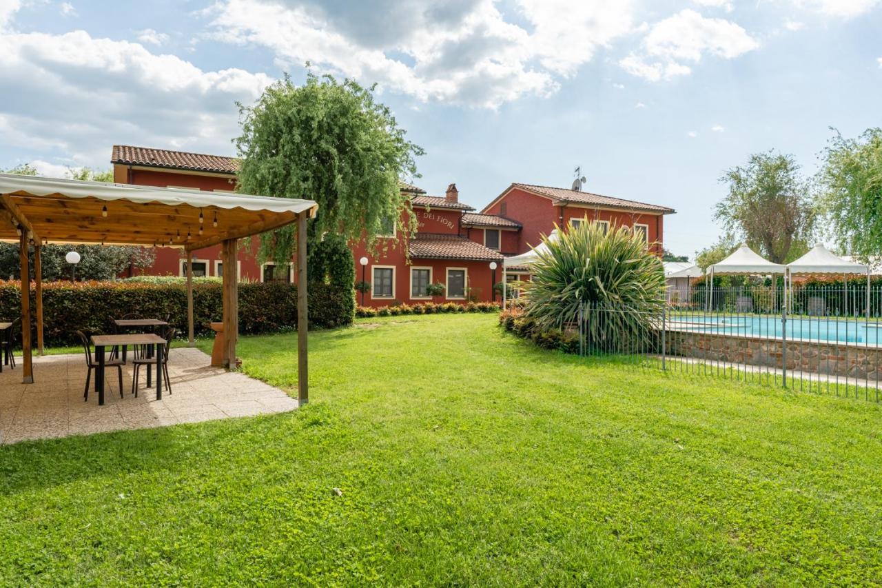 Villa Casolare Dei Fiori - Mughetto à Montecarlo Extérieur photo